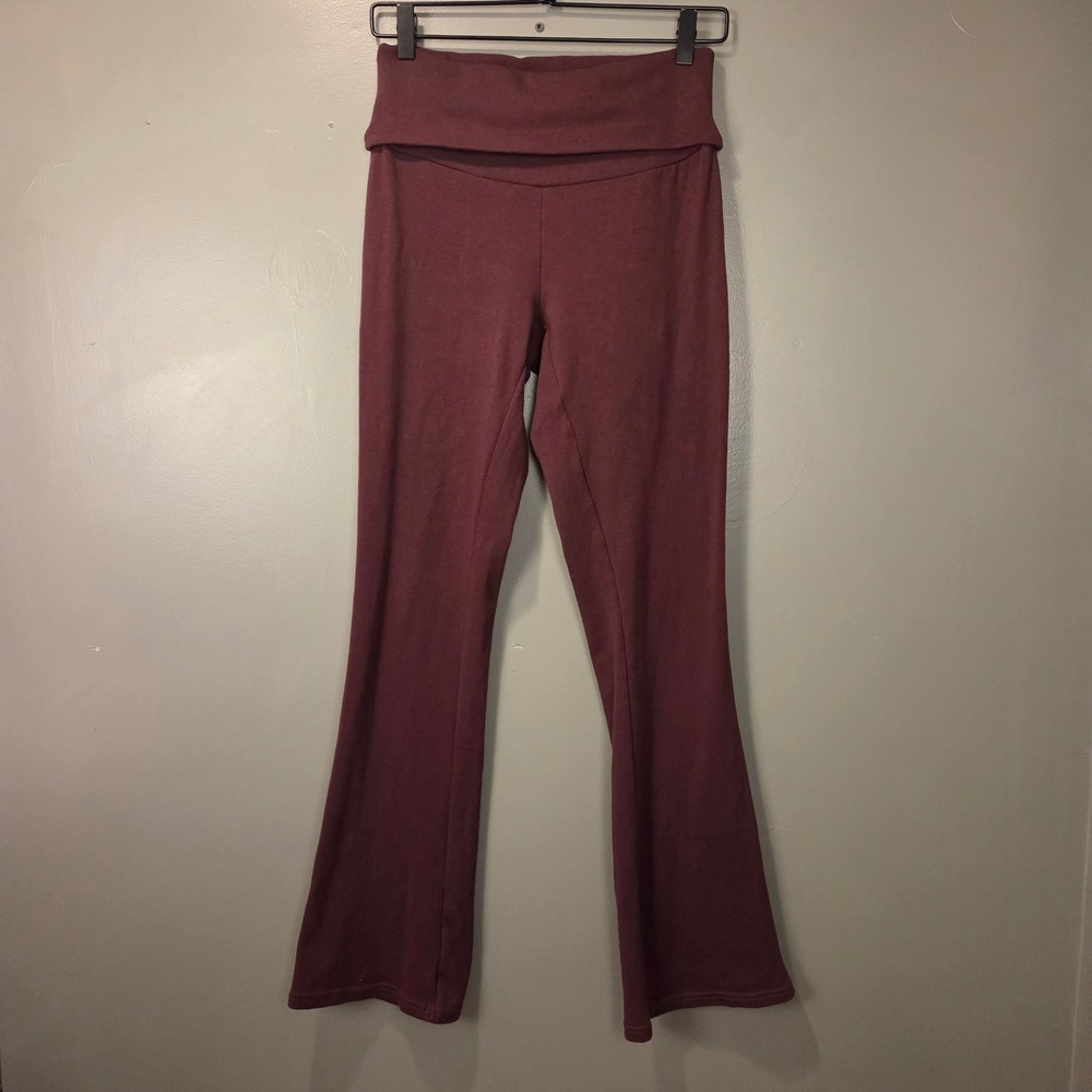Chrome Riot Women's Bootcut Foldover Yoga Pants Size M Burgundy‎ Active